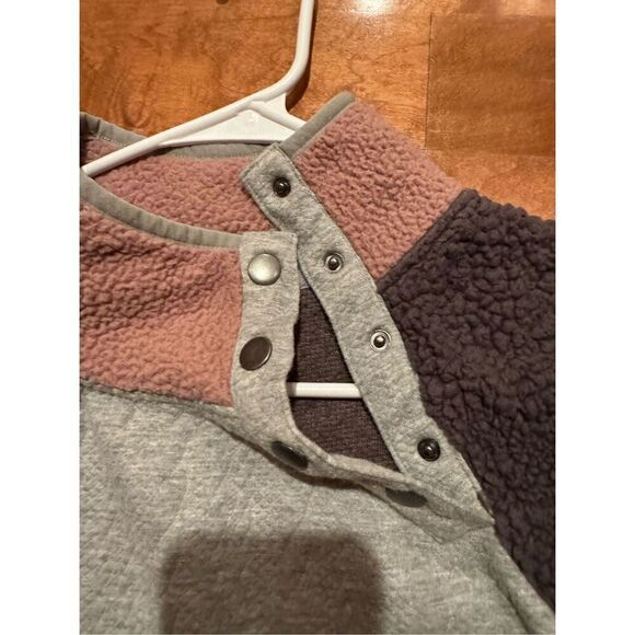 Woman’s Maurice’s Sherpa pullover - Picture 2 of 4
